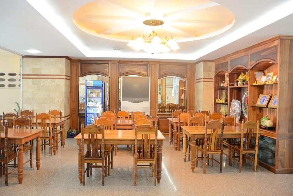 萨姆克达弗姆普拉斯酒店 莫拉限 外观 照片